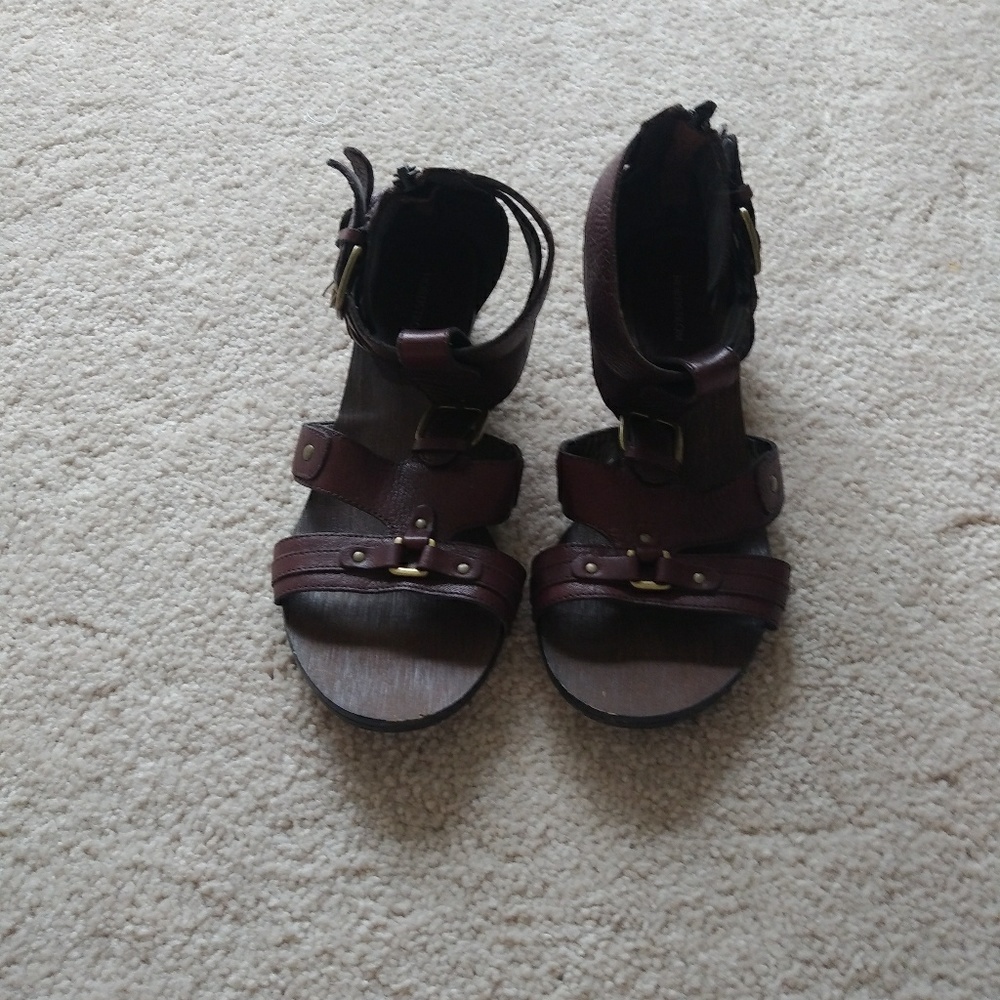 3 for 10) Nordstrom leather gladiators sandals Y4